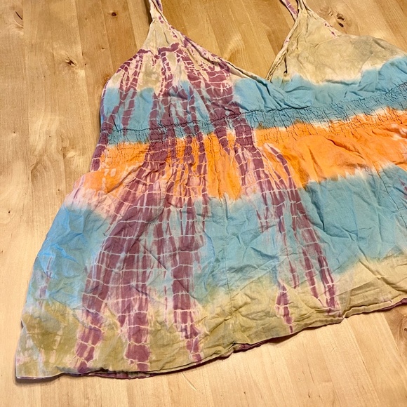 Tie-Dye V-Neck Tank Top - Picture 1 of 4
